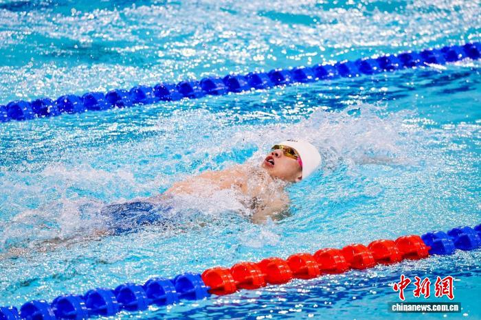 徐兴尚在深圳残特奥会游泳赛夺得男子100米自由