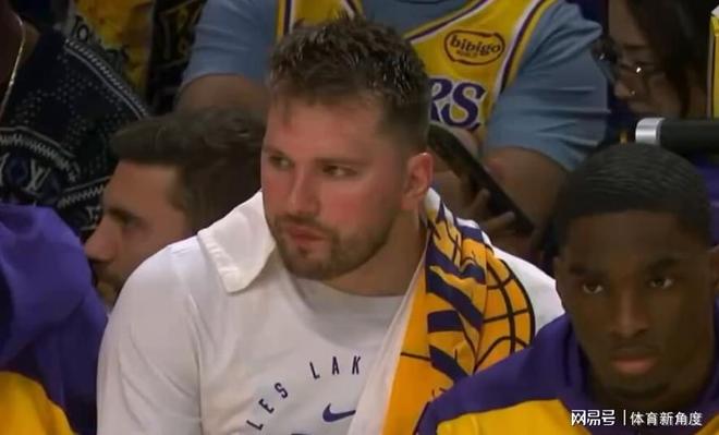 东契奇41分助湖人轻取篮网